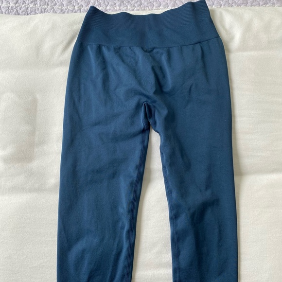 TLF Cosmic Seamless Scrunch Butt Leggings - Picture 5 of 10